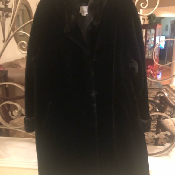 Novelti Laura Faux Fur Mink Coat Plus Size - Picture 3 of 5